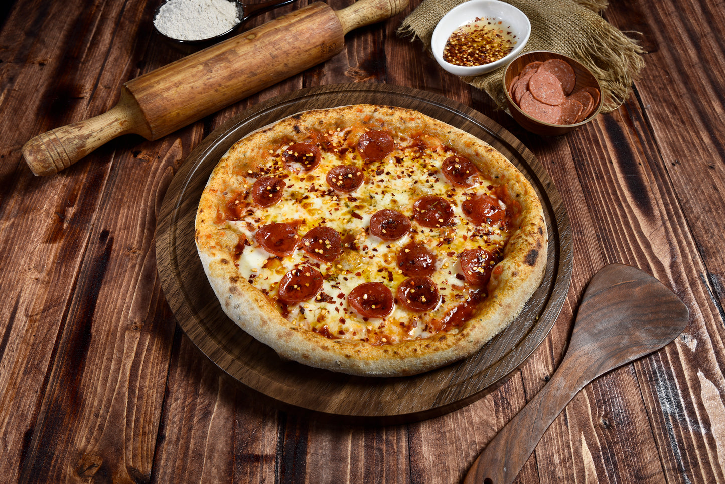 بيتزا العسل و البيبروني و الفلفل