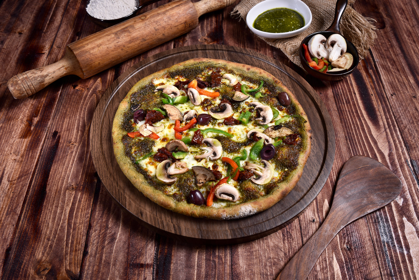 بيتزا بيستو الخضار دخن