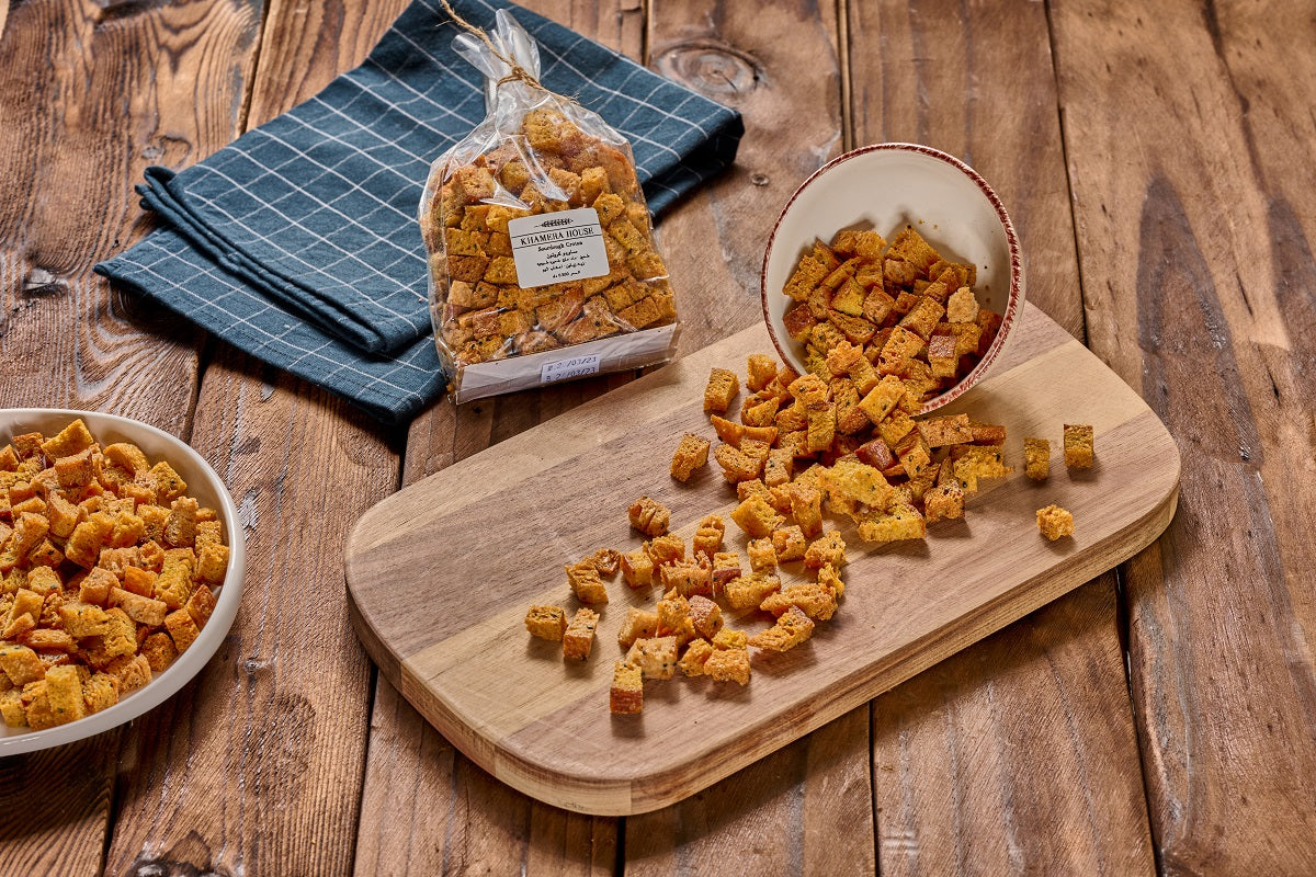 مكعبات خبز محمص